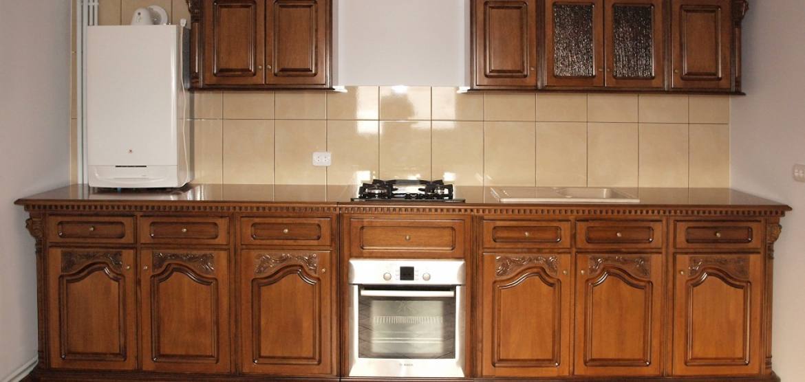 Bucatarie din lemn masiv